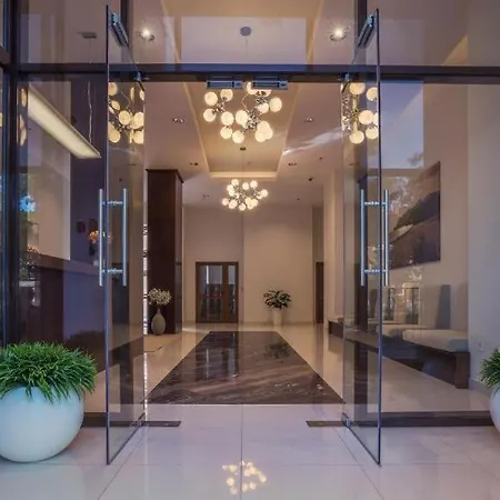 апартамент Flowers Apartment *