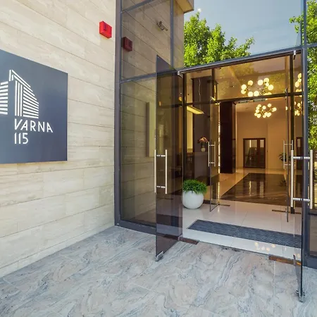 Apartment апартамент Flowers Warna