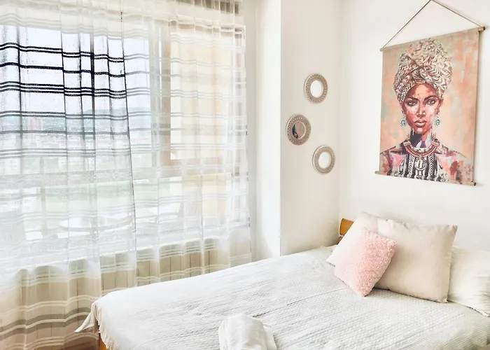 апартамент Flowers Apartment